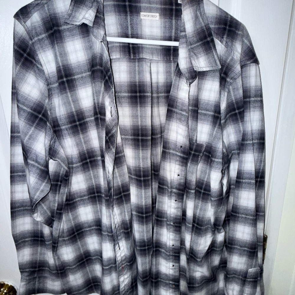 Comfort Colors Women’s Black & Gray Plaid Flannel Shirt